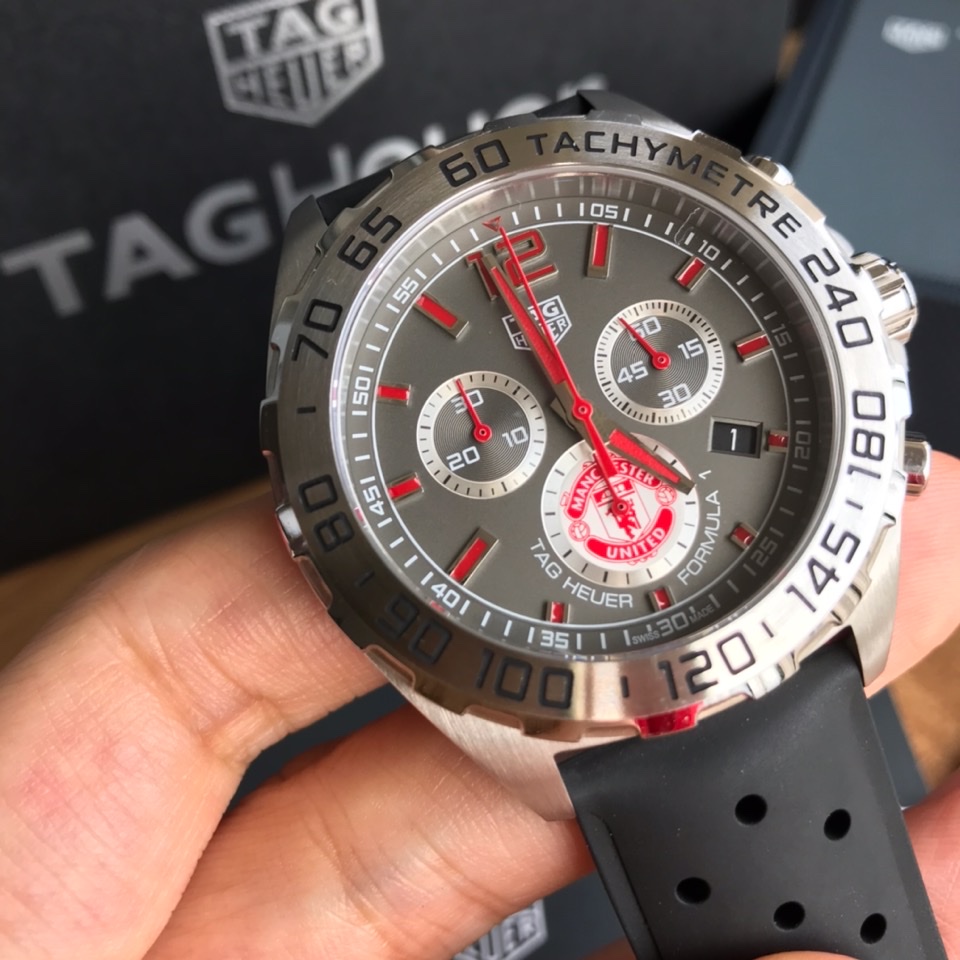 43mm Racing Chrono Red Accent Chronograph Watch